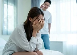 Lén đọc tin nhắn, tôi hốt hoảng khi biết vợ có một nhóm bạn "chăn gối"