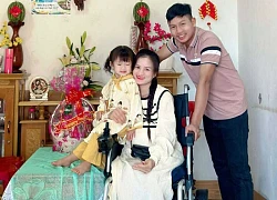 Cô dâu Lâm Đồng ngồi xe lăn vào lễ đường khiến hai họ xúc động, giờ ra sao?