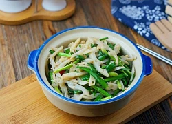Củ này siêu giàu vitamin C và kali, có thể giúp ngăn ngừa bệnh tim, đem xào với lá nhìn như hành cực trôi cơm
