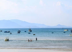 Lạc bước vào 'phòng tranh ngoài trời' giữa làng chài Nhơn Lý