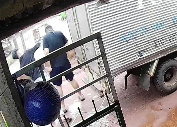 Làm rõ vụ nam thanh niên giao nước đá bị đối tượng lạ mặt hành hung ở Gia Lai