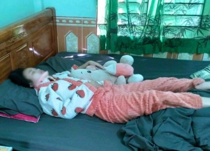 Lý do hoãn xét xử vụ 6 nữ sinh đánh hội đồng bạn cùng trường gãy đốt sống cổ