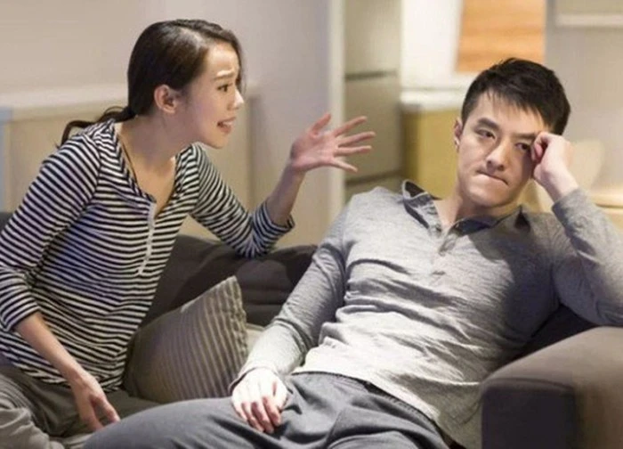 Mỗi lần con trai gặp chuyện, tôi đau đầu khi vợ luôn bắt làm việc này