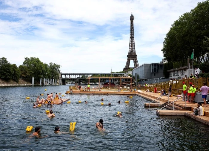 Pháp: Người dân Paris lại được giải nhiệt ở sông Seine sau một thế kỷ