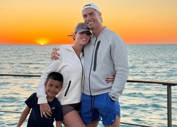 Tình yêu cổ tích của Ronaldo và Georgina: "Tiếng sét ái tình", nữ nhân viên Gucci đổi đời thành bà chủ tài sản tỷ đô