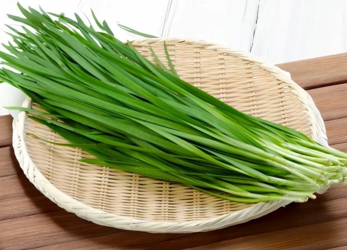 8 lợi ích không ngờ khi ăn lá hẹ thường xuyên