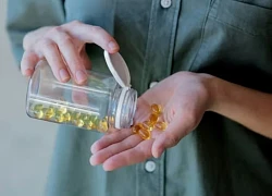 Bổ sung omega-3 thế nào để giảm khô, mỏi mắt do nhìn màn hình nhiều giờ?