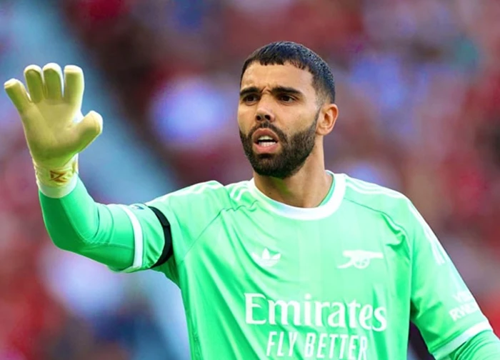 David Raya biến Old Trafford thành 'Nhà hát của những cơn ác mộng'