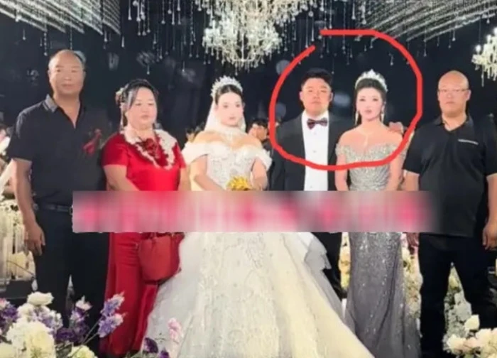 Mẹ chồng ăn mặc lộng lẫy làm cô dâu bị 'lu mờ' trong đám cưới gây tranh cãi