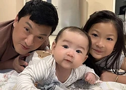 Ngô Thanh Vân khoe ông xã 'đầu bù tóc rối', Lam Trường và 2 con giống hệt nhau