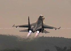 SU-30MK2 cất cánh tại sân bay Kép làm nhiệm vụ trinh sát thời tiết