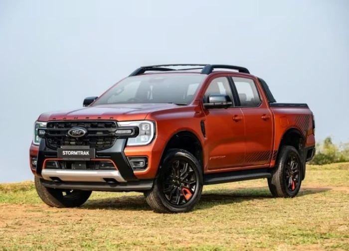 Top 10 xe xăng dầu bán chạy nhất tháng 7: Ford Ranger soán ngôi số 1 của Xpander