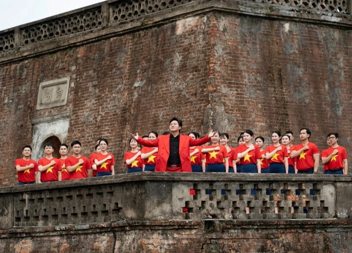 Divo Tùng Dương: Tôi tự hào dùng âm nhạc ngợi ca Tổ quốc