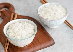 Ít ăn cơm có phải cách giảm cân hiệu quả?