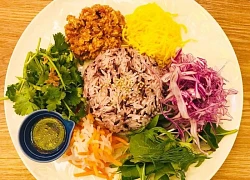 Món cơm trăm tuổi chỉ có ở Huế, sở hữu cái tên đáng sợ, từ chế biến đến cách ăn đều cần sự khéo léo