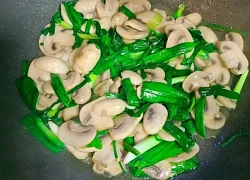 Thứ này là rau nhưng giàu đạm lẫn canxi, có thể ngừa ung thư, đem xào được món vừa ngon lại siêu bổ