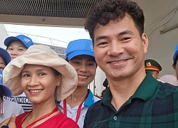 Nữ diễn viên chụp ảnh cùng Cục trưởng Xuân Bắc ở Tổng hợp luyện A80 là ai mà viral khắp MXH?