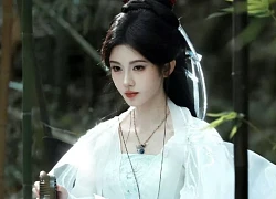 Nhìn mỹ nhân này mặc bạch y mà tưởng tiên nữ giáng trần: Gương mặt được ông trời phác họa, người đâu mà đẹp dữ thần