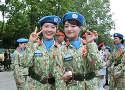 10 nữ quân nhân Việt Nam chỉ cần nở nụ cười là khuynh đảo mạng xã hội
