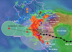 Bão số 5 vào Nghệ An - Hà Tĩnh đột ngột di chuyển chậm, mưa trút không ngừng