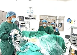 Cấp cứu bệnh nhân vì quên thiết bị y tế suốt 2 năm trong người