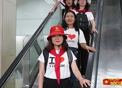Du khách 'vác' cả vali từ ga Hà Nội đi xem diễu binh
