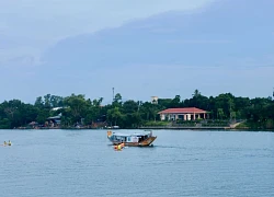 Hoàng hôn dưới chân chùa Thiên Mụ: 'Tọa độ chill' lý tưởng khi đến Huế