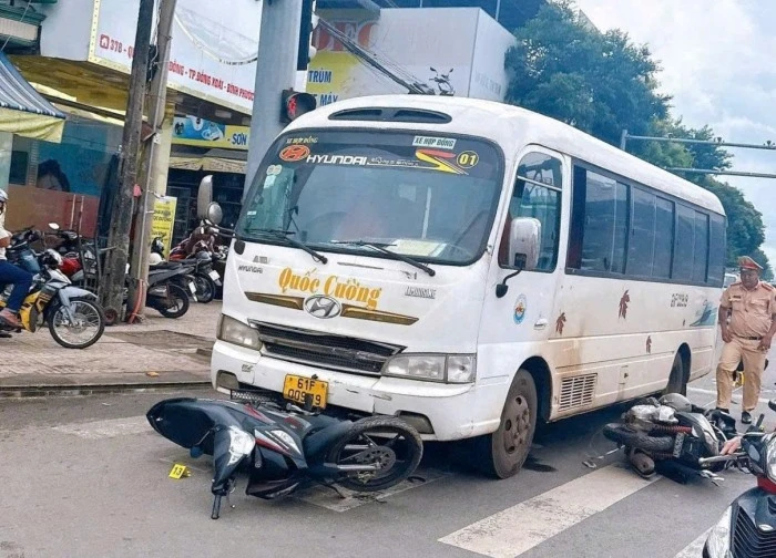 Lời khai tài xế ô tô khách tông loạt xe máy dừng đèn đỏ ở Đồng Nai