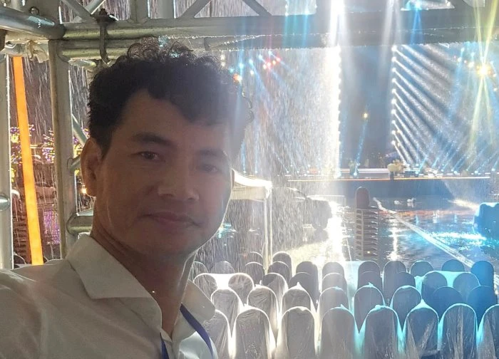 Mưa trắng trời trước giờ concert quốc gia khiến cả ngàn người chờ lấy vé, Cục trưởng Xuân Bắc nói 1 câu nghe mà xót