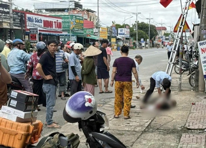 Nghi bị điện giật, người đàn ông rơi từ trụ điện xuống đất ở Đồng Nai
