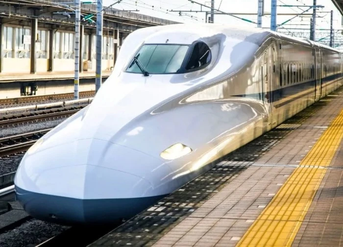 Nhật Bản: Tàu cao tốc Shinkansen dừng khẩn cấp vì sự cố