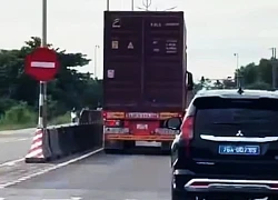 Ô tô đầu kéo cản trở đoàn xe ưu tiên có cảnh sát giao thông dẫn đường