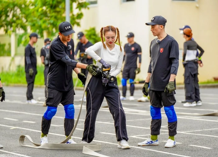 Tập 5 Chiến Sĩ Quả Cảm: Lan Ngọc lóng ngóng, Huyền Baby hoảng loạn, vợ Phan Mạnh Quỳnh tuyên bố 1 câu xanh rờn!