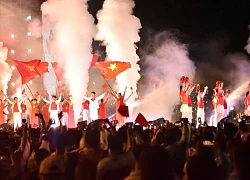 Toàn cảnh concert "Việt Nam trong tôi", khán giả "quẩy" hết mình trong mưa lớn