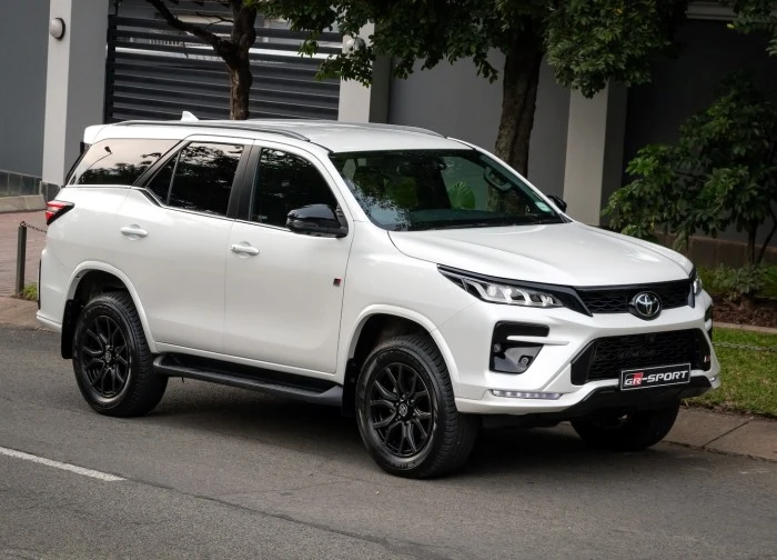Top 5 xe SUV gầm cao có khả năng lội nước đáng nể trên thị trường Việt Nam