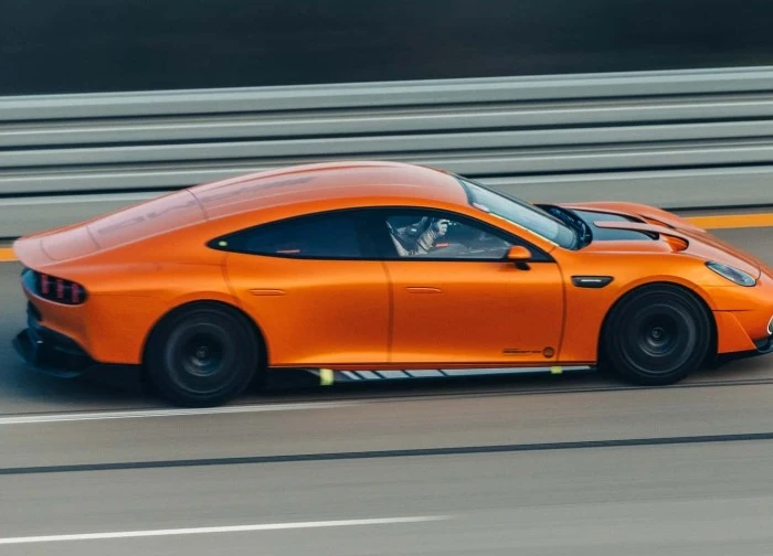 Xe điện Mercedes-AMG lập kỷ lục đi vòng quanh thế giới trong 8 ngày