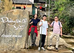 Lên núi cao Y Tý với cờ Tổ quốc tung bay ngày Quốc khánh 2/9