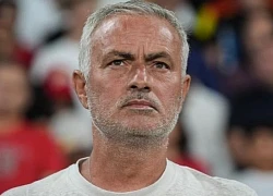 Mourinho biến thất bại thành tiền