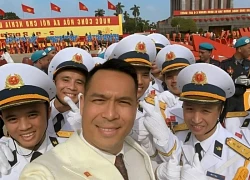 Phục dựng loạt ảnh "chụp bằng máy giặt" của Trương Thế Vinh tại diễu hành A80, hình xấu đúng là tại tác giả!