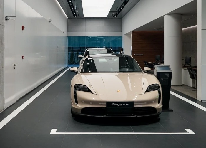 Triệu hồi xe điện Porsche Taycan tại Việt Nam