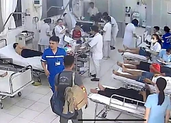 Xe tải va chạm ô tô khách ở Khánh Hòa, 13 người nhập viện cấp cứu