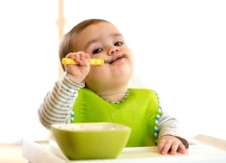Nắm vững 5 nguyên tắc vàng để hành trình ăn dặm của bé thành công