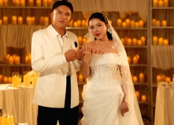 Ảnh cưới đẹp lung linh của tiền vệ ĐT Việt Nam và cô chủ tiệm vàng