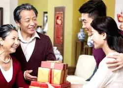Mới hẹn hò 2 tháng, bạn gái bắt tôi chi 7 triệu đồng mua thứ này cho họ hàng: Thử lòng hay đang "đào mỏ"?