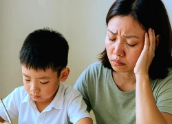 Dạy con lớp 1 tập viết, tôi suýt xuất huyết não