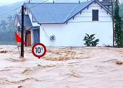 Nhiều thôn ở Bắc Ninh bị lũ cô lập, căn nhà 2 tầng ngập sâu gây chú ý