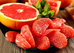 Những người không nên ăn quả bưởi