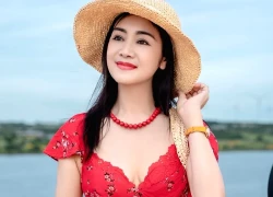 NSND Thu Hà trẻ trung tuổi U60, nhạc sĩ tỷ view Nguyễn Văn Chung ngủ gục ở sân bay