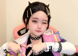 Sở hữu gương mặt ngây thơ, nữ coser gây choáng váng với những màn cosplay táo bạo