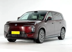 SUV hạng sang dài 5,2 mét, công suất 955 mã lực, giá gần 1,2 tỷ đồng